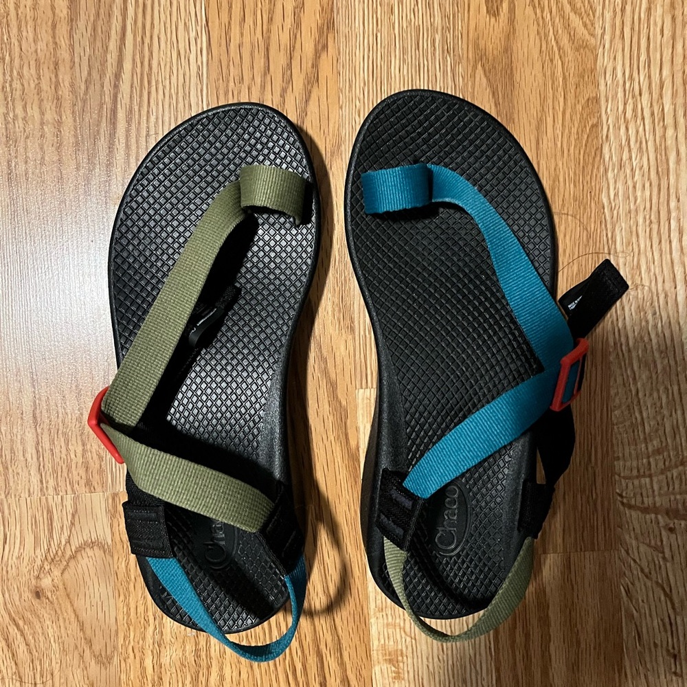 Chaco Black, Green, and Blue Sandals bodhi women's Size 9 like new